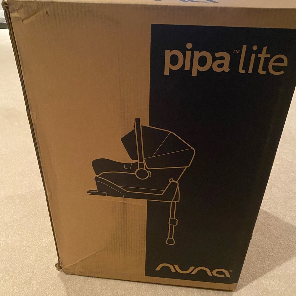 Nuna PIPA Lite car seat + 2 Nuna RELX bases